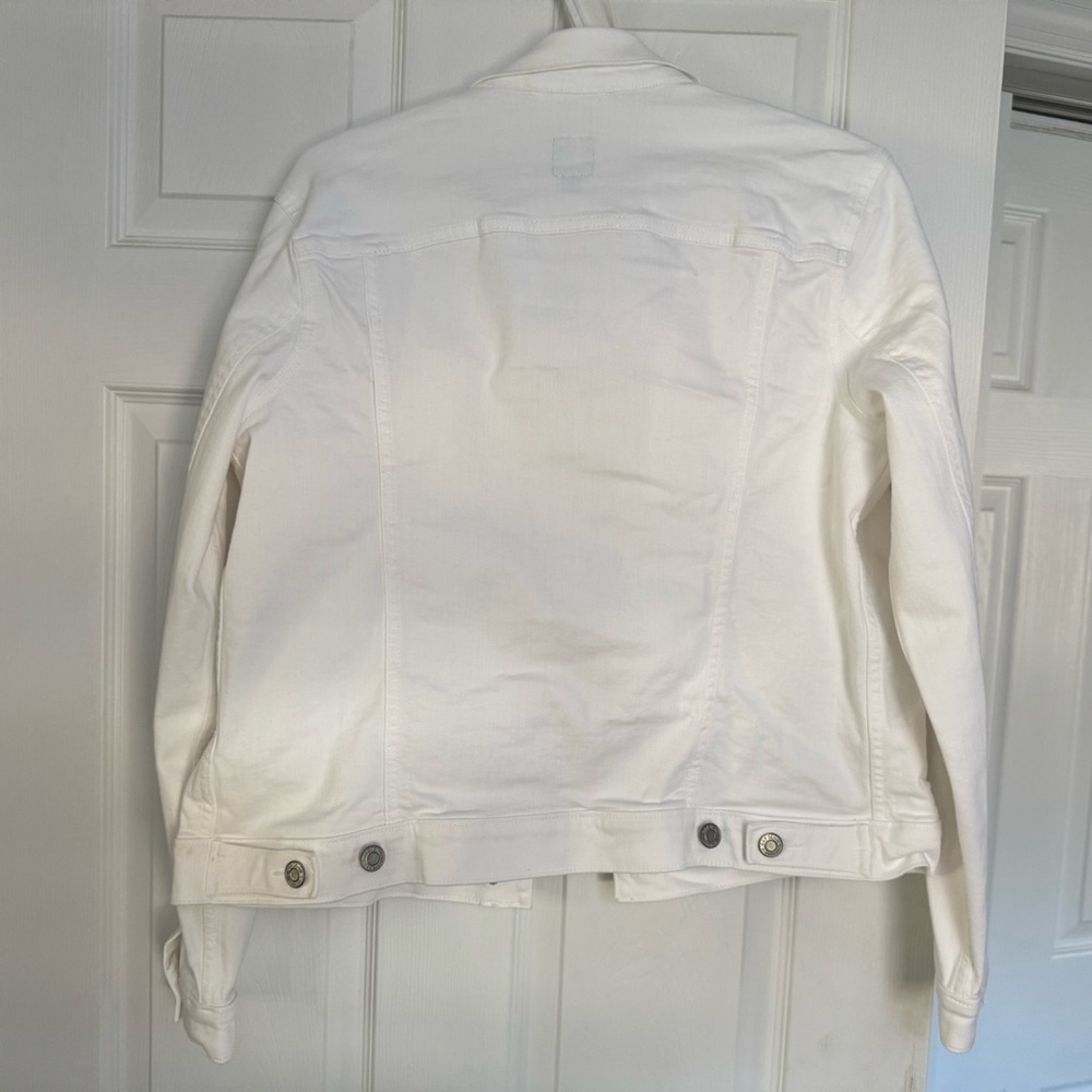 GAP White Denim Jacket - Women's Button-Front Jean Jacket - Picture 3 of 3